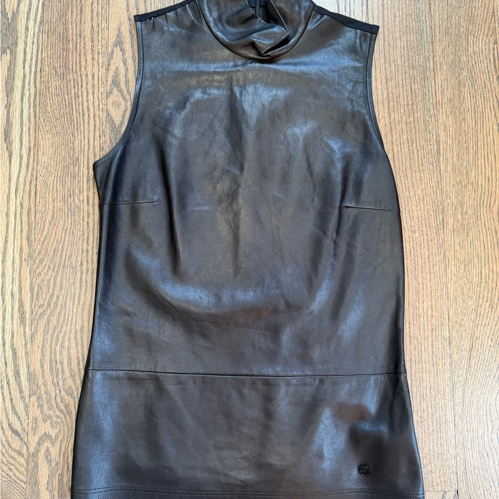 Gucci Black Leather Fitted Tank Top with Sleeveless Design